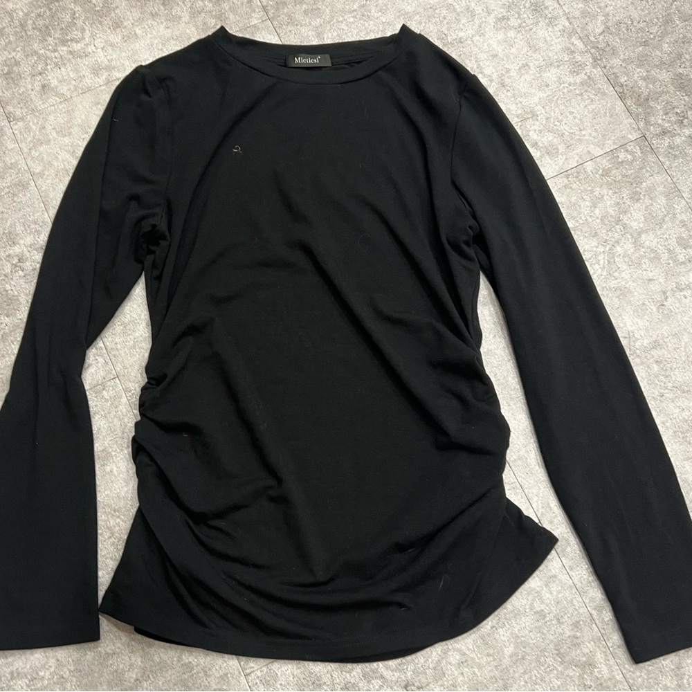 Black Long-Sleeve Ruched Side Tee